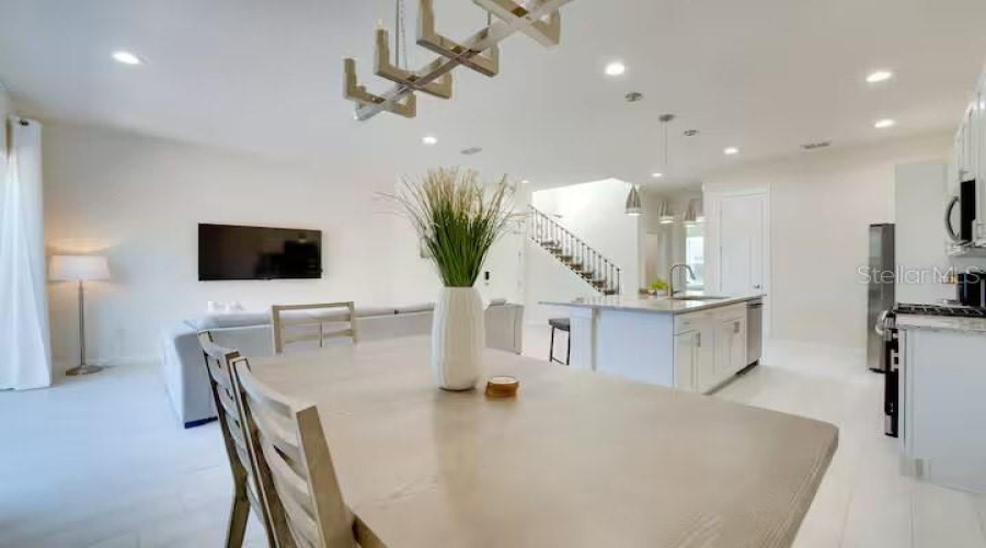 KISSIMMEE, Florida 34747, 5 Bedrooms Bedrooms, ,5 BathroomsBathrooms,Residential,For Sale,SUNFLOWER,0,MFRO6320588