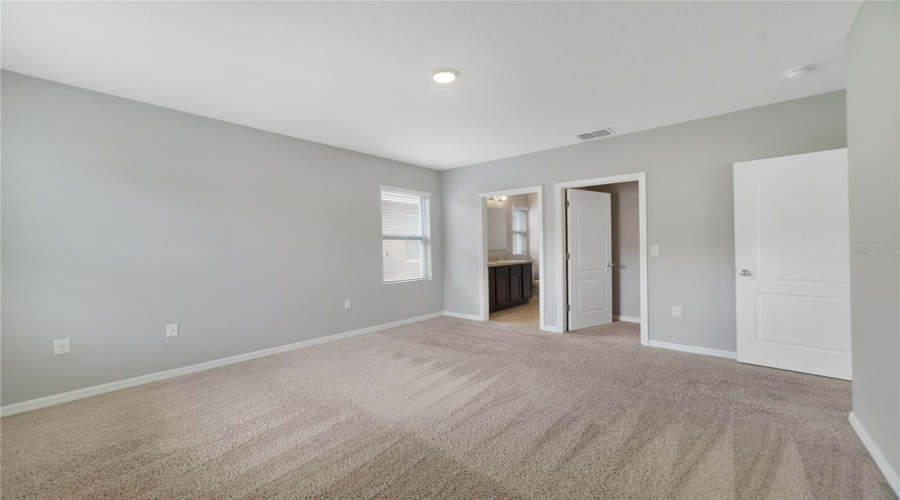 DAVENPORT, Florida 33897, 4 Bedrooms Bedrooms, ,2 BathroomsBathrooms,Residential,For Sale,WILLOW BEND,0,MFRO6339312