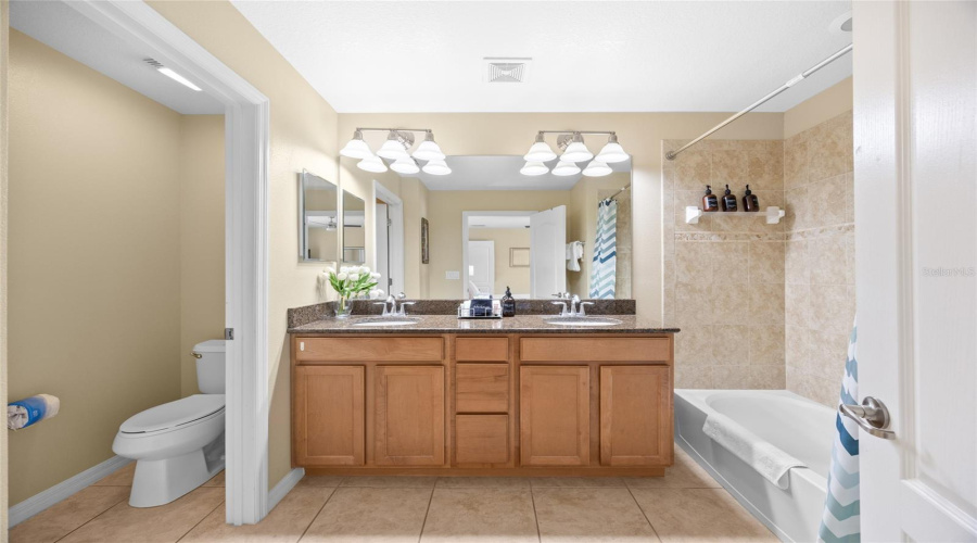 KISSIMMEE, Florida 34747, 4 Bedrooms Bedrooms, ,3 BathroomsBathrooms,Residential,For Sale,COCO PALM,0,MFRO6339318