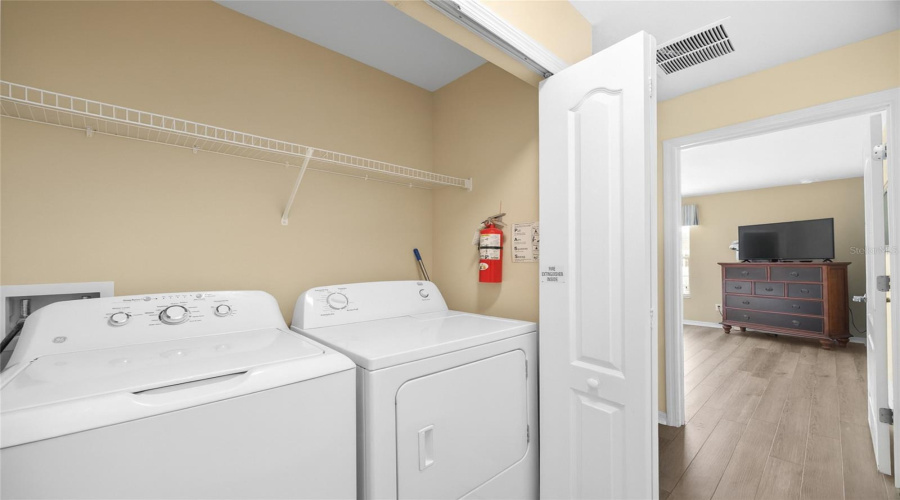 KISSIMMEE, Florida 34747, 4 Bedrooms Bedrooms, ,3 BathroomsBathrooms,Residential,For Sale,COCO PALM,0,MFRO6339318