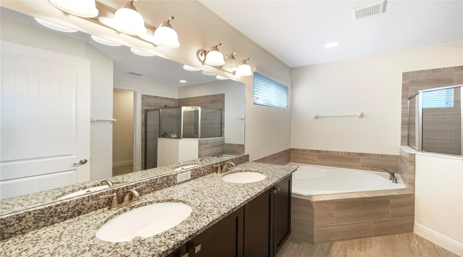 KISSIMMEE, Florida 34747, 5 Bedrooms Bedrooms, ,5 BathroomsBathrooms,Residential,For Sale,MARKER,0,MFRO6208744