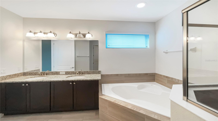 KISSIMMEE, Florida 34747, 5 Bedrooms Bedrooms, ,5 BathroomsBathrooms,Residential,For Sale,MARKER,0,MFRO6208744