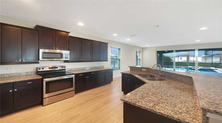 KISSIMMEE, Florida 34747, 5 Bedrooms Bedrooms, ,5 BathroomsBathrooms,Residential,For Sale,MARKER,0,MFRO6208744