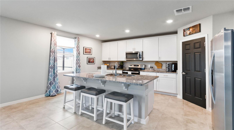 DAVENPORT, Florida 33837, 4 Bedrooms Bedrooms, ,3 BathroomsBathrooms,Residential,For Sale,CITRUS LANDINGS,0,MFRO6326080