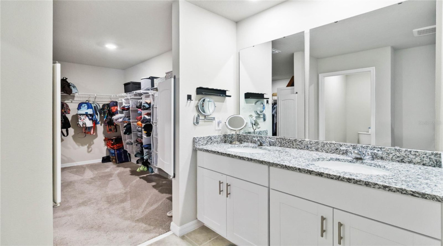 DAVENPORT, Florida 33837, 4 Bedrooms Bedrooms, ,3 BathroomsBathrooms,Residential,For Sale,CITRUS LANDINGS,0,MFRO6326080