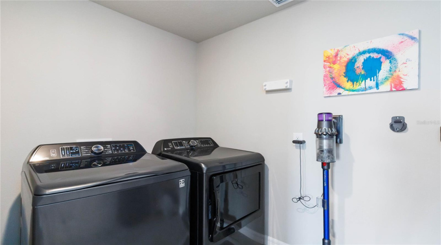 DAVENPORT, Florida 33837, 4 Bedrooms Bedrooms, ,3 BathroomsBathrooms,Residential,For Sale,CITRUS LANDINGS,0,MFRO6326080