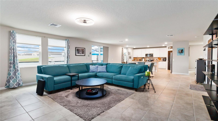 DAVENPORT, Florida 33837, 4 Bedrooms Bedrooms, ,3 BathroomsBathrooms,Residential,For Sale,CITRUS LANDINGS,0,MFRO6326080