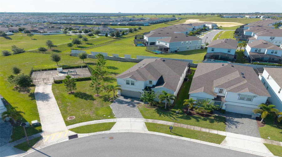 DAVENPORT, Florida 33897, 8 Bedrooms Bedrooms, ,6 BathroomsBathrooms,Residential,For Sale,LELANI,0,MFRO6337999