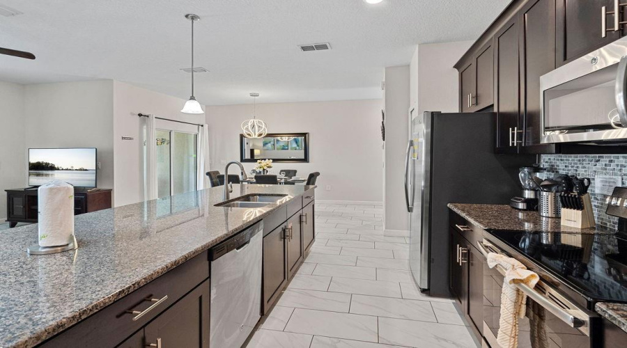 KISSIMMEE, Florida 34746, 4 Bedrooms Bedrooms, ,3 BathroomsBathrooms,Residential,For Sale,PEQUOD,0,MFRO6339097
