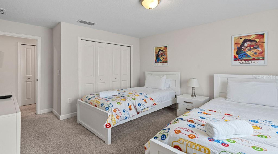 KISSIMMEE, Florida 34746, 4 Bedrooms Bedrooms, ,3 BathroomsBathrooms,Residential,For Sale,PEQUOD,0,MFRO6339097