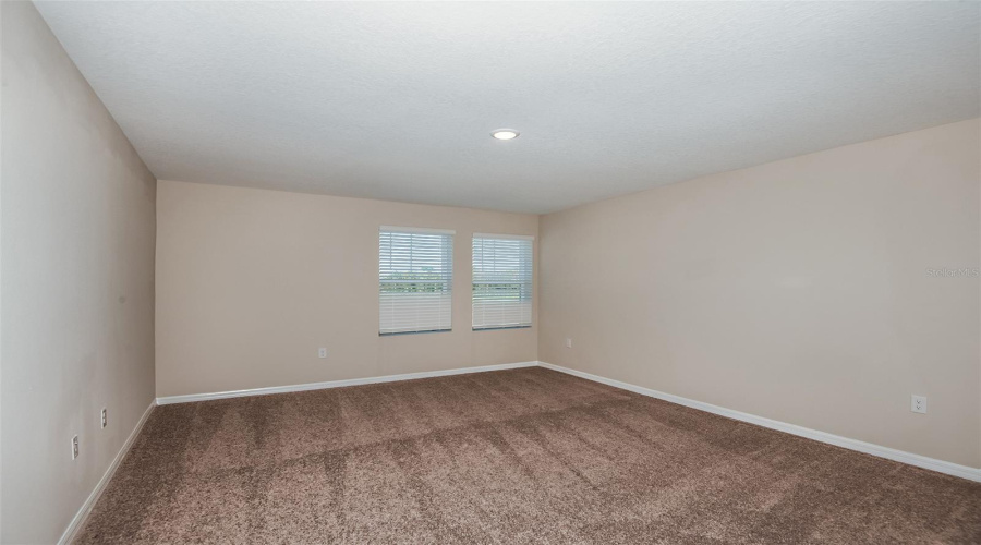 DAVENPORT, Florida 33837, 5 Bedrooms Bedrooms, ,3 BathroomsBathrooms,Residential,For Sale,ROLLING LAKE,0,MFRTB8422200