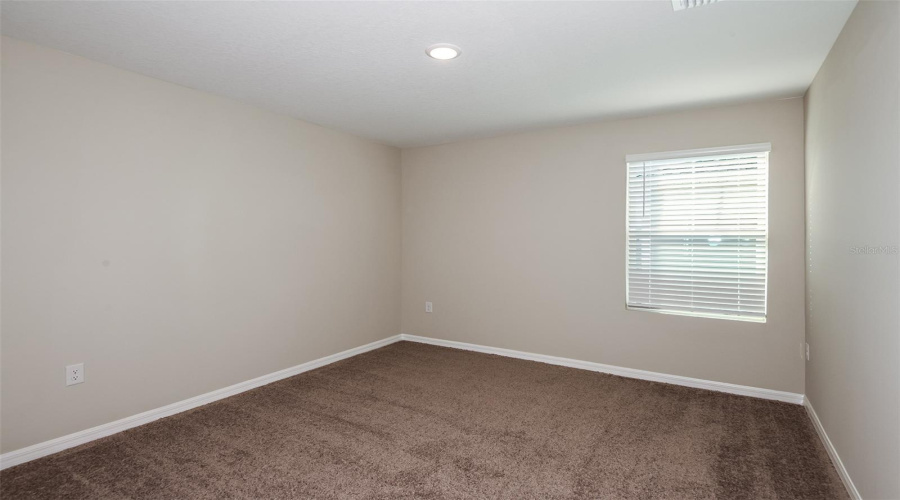 DAVENPORT, Florida 33837, 5 Bedrooms Bedrooms, ,3 BathroomsBathrooms,Residential,For Sale,ROLLING LAKE,0,MFRTB8422200