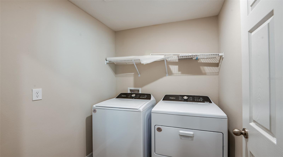 DAVENPORT, Florida 33837, 5 Bedrooms Bedrooms, ,3 BathroomsBathrooms,Residential,For Sale,ROLLING LAKE,0,MFRTB8422200