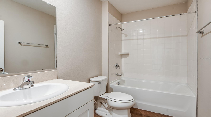 DAVENPORT, Florida 33837, 5 Bedrooms Bedrooms, ,3 BathroomsBathrooms,Residential,For Sale,ROLLING LAKE,0,MFRTB8422200