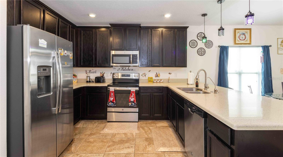DAVENPORT, Florida 33897, 4 Bedrooms Bedrooms, ,4 BathroomsBathrooms,Residential,For Sale,MONTGOMERY,0,MFRO6339589