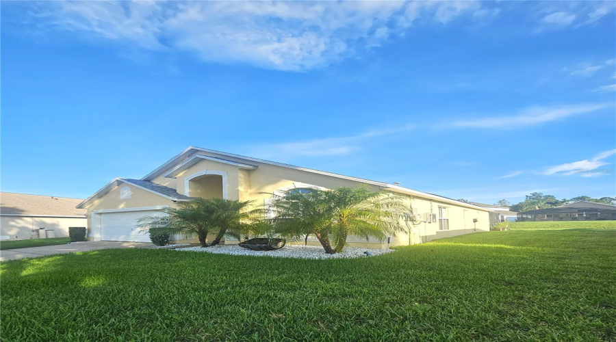 DAVENPORT, Florida 33897, 3 Bedrooms Bedrooms, ,2 BathroomsBathrooms,Residential,For Sale,LANGHAM,0,MFRS5133484