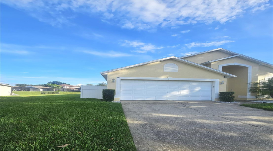 DAVENPORT, Florida 33897, 3 Bedrooms Bedrooms, ,2 BathroomsBathrooms,Residential,For Sale,LANGHAM,0,MFRS5133484