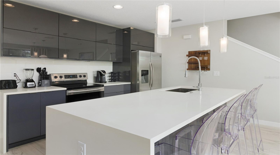 KISSIMMEE, Florida 34746, 4 Bedrooms Bedrooms, ,3 BathroomsBathrooms,Residential,For Sale,LE REVE,0,MFRS5133533