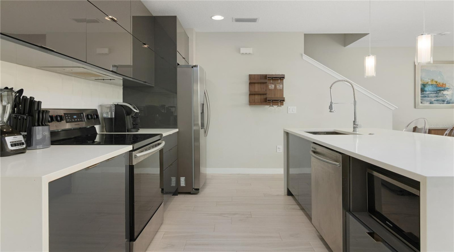 KISSIMMEE, Florida 34746, 4 Bedrooms Bedrooms, ,3 BathroomsBathrooms,Residential,For Sale,LE REVE,0,MFRS5133533