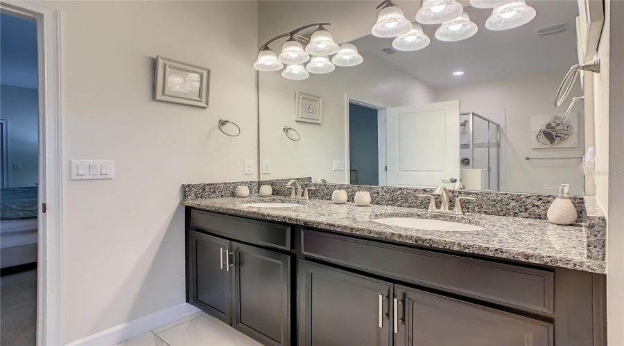 DAVENPORT, Florida 33896, 8 Bedrooms Bedrooms, ,5 BathroomsBathrooms,Residential,For Sale,DIVOT,0,MFRO6339924