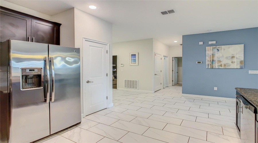 DAVENPORT, Florida 33896, 8 Bedrooms Bedrooms, ,5 BathroomsBathrooms,Residential,For Sale,DIVOT,0,MFRO6339924