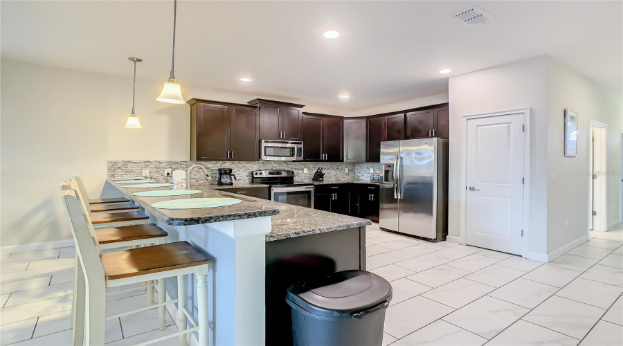 DAVENPORT, Florida 33896, 8 Bedrooms Bedrooms, ,5 BathroomsBathrooms,Residential,For Sale,DIVOT,0,MFRO6339924