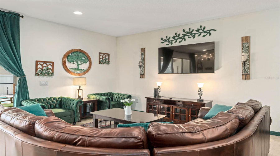 KISSIMMEE, Florida 34747, 9 Bedrooms Bedrooms, ,6 BathroomsBathrooms,Residential,For Sale,NICE,0,MFRO6339934