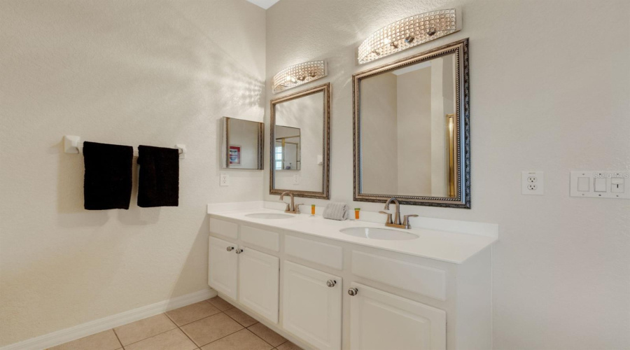 DAVENPORT, Florida 33897, 2 Bedrooms Bedrooms, ,2 BathroomsBathrooms,Residential,For Sale,NEW PROVIDENCE,0,MFRL4955527