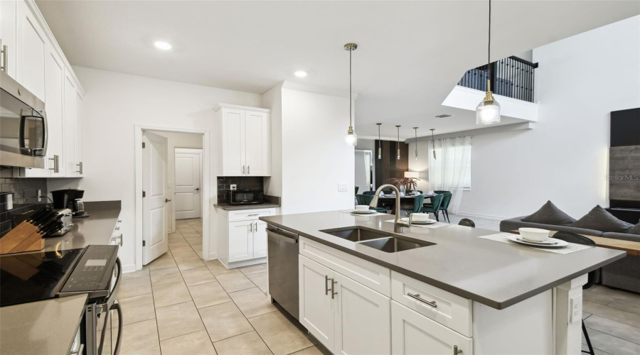 KISSIMMEE, Florida 34746, 5 Bedrooms Bedrooms, ,5 BathroomsBathrooms,Residential,For Sale,RHYME,0,MFRO6321428