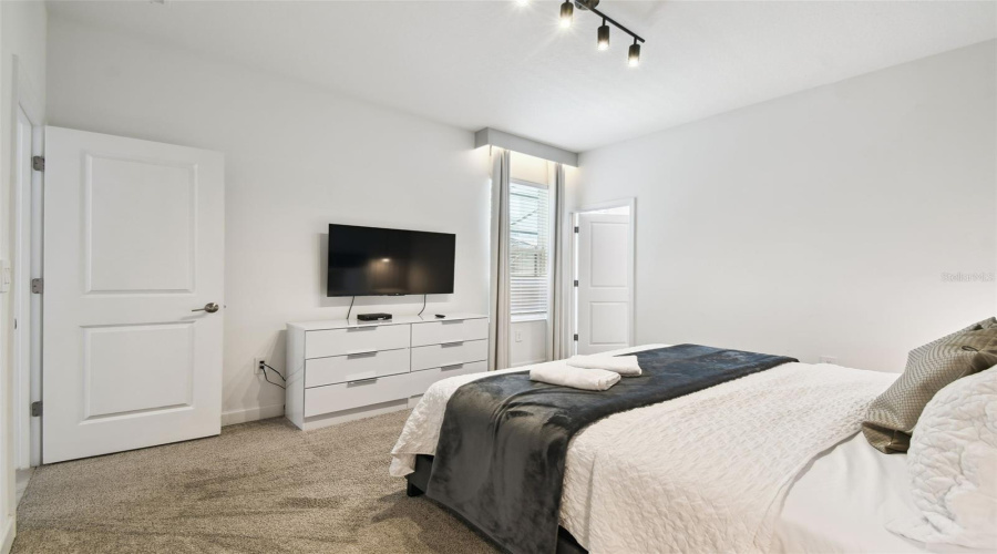 KISSIMMEE, Florida 34746, 5 Bedrooms Bedrooms, ,5 BathroomsBathrooms,Residential,For Sale,RHYME,0,MFRO6321428