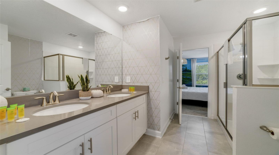 KISSIMMEE, Florida 34746, 8 Bedrooms Bedrooms, ,5 BathroomsBathrooms,Residential,For Sale,PENELOPE,0,MFRS5133614