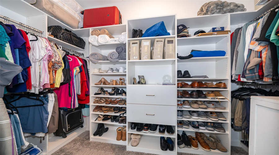 Apartment suite walk-in closet