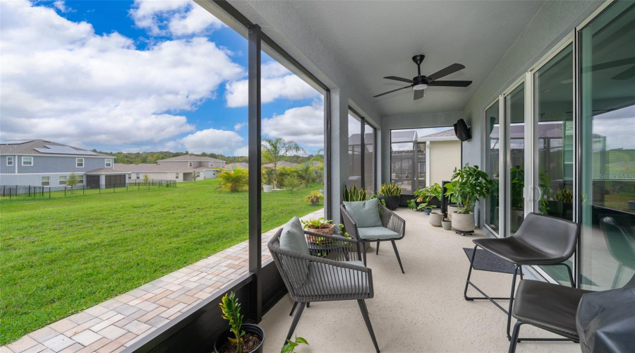 Screened-in Porch