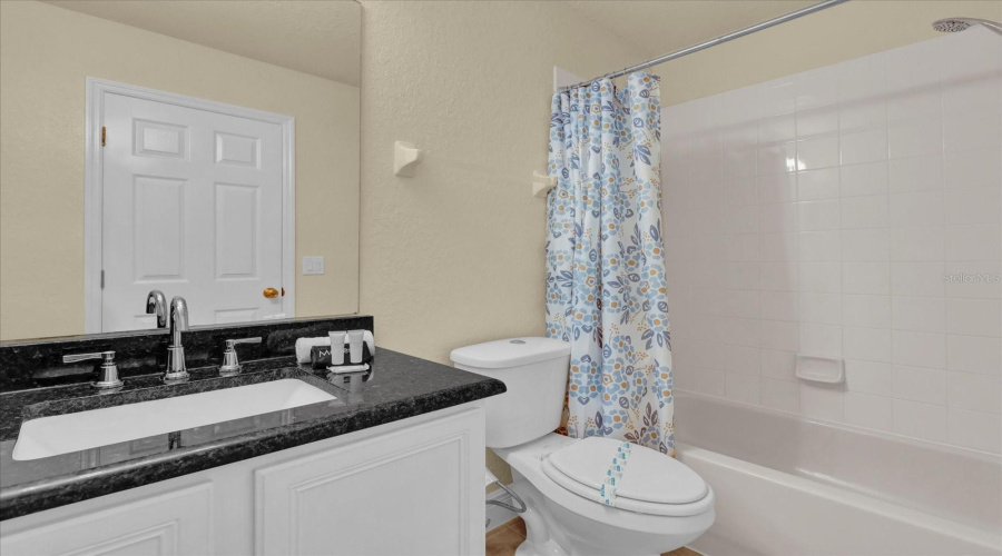 Full Bathroom 2