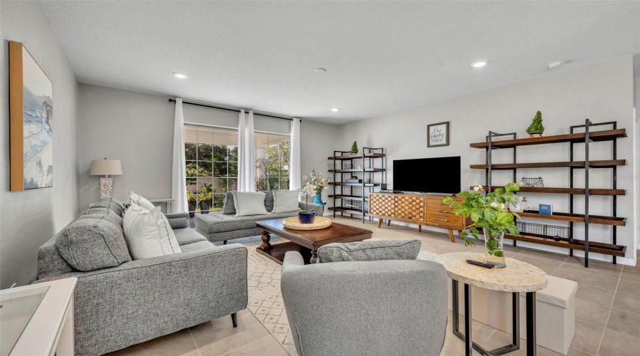 DAVENPORT, Florida 33837, 4 Bedrooms Bedrooms, ,3 BathroomsBathrooms,Residential,For Sale,CITRUS ISLE,0,MFRO6335512