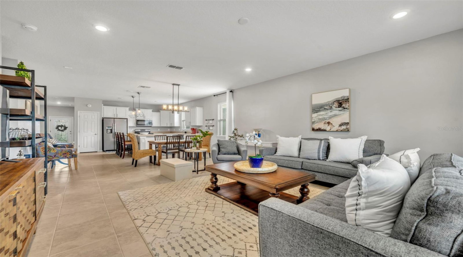 DAVENPORT, Florida 33837, 4 Bedrooms Bedrooms, ,3 BathroomsBathrooms,Residential,For Sale,CITRUS ISLE,0,MFRO6335512
