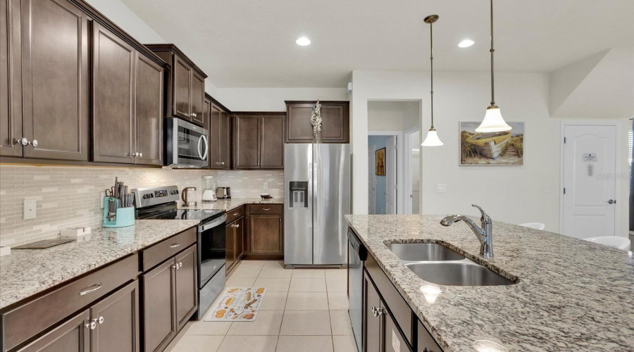 KISSIMMEE, Florida 34747, 5 Bedrooms Bedrooms, ,4 BathroomsBathrooms,Residential,For Sale,DUBAI,0,MFRFC312189