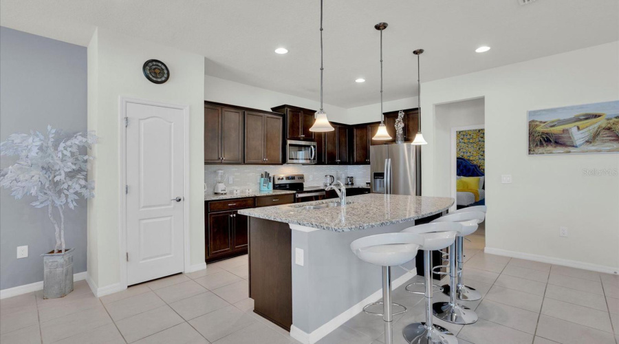 KISSIMMEE, Florida 34747, 5 Bedrooms Bedrooms, ,4 BathroomsBathrooms,Residential,For Sale,DUBAI,0,MFRFC312189