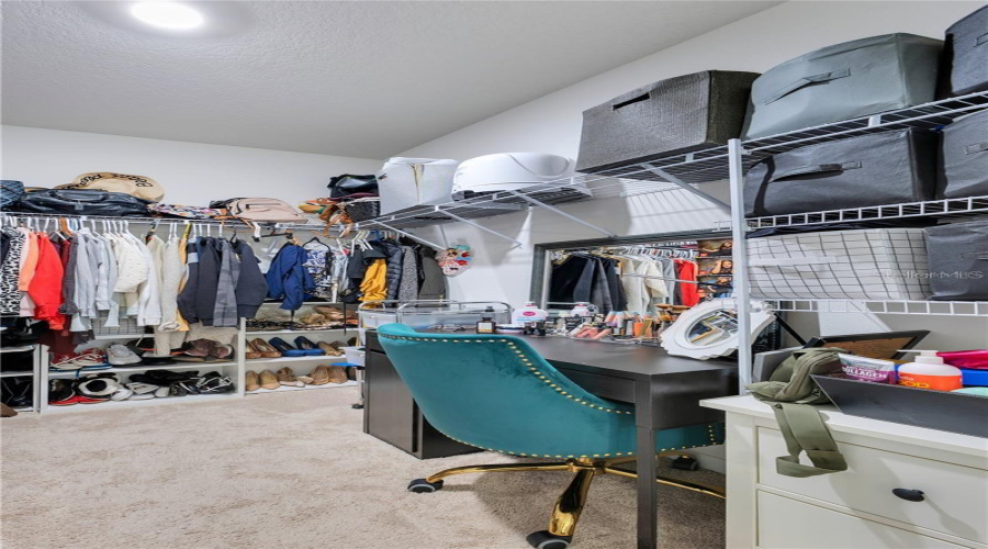 walk-in closet