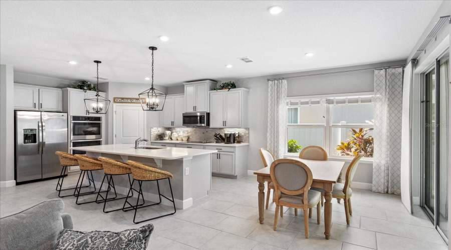 Upgraded Kitchen & Dinette Perfect for Entertaining