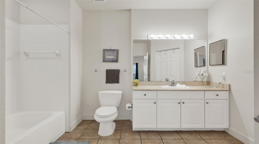 KISSIMMEE, Florida 34746, 4 Bedrooms Bedrooms, ,3 BathroomsBathrooms,Residential,For Sale,LUCAYAN HARBOUR,0,MFRO6335707
