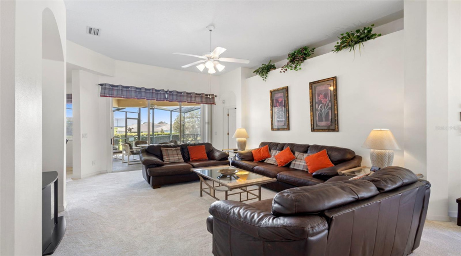 Fully Furnished Comfy Furniture!