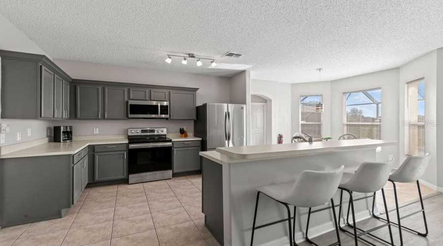 DAVENPORT, Florida 33837, 4 Bedrooms Bedrooms, ,3 BathroomsBathrooms,Residential,For Sale,SUNSET VIEW,0,MFRG5101417
