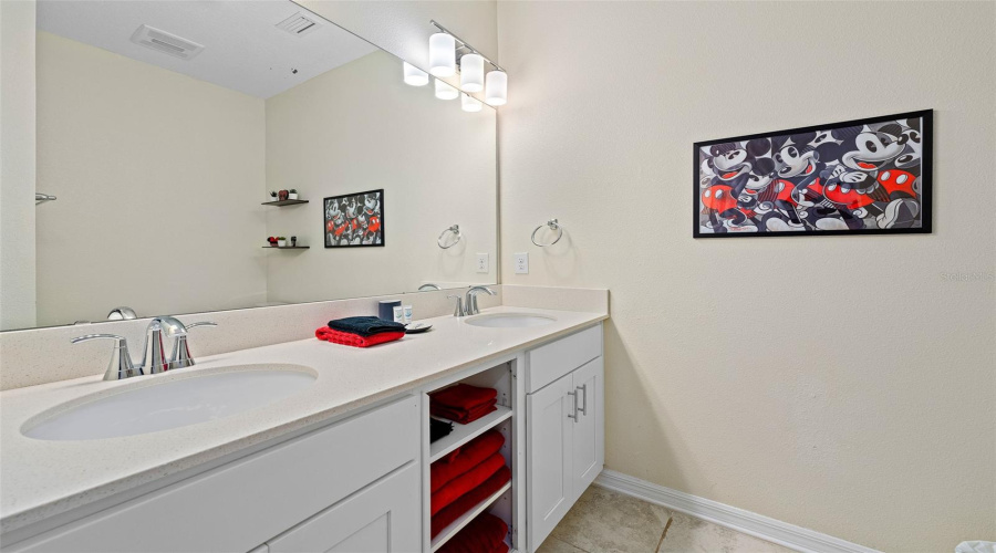 KISSIMMEE, Florida 34746, 3 Bedrooms Bedrooms, ,2 BathroomsBathrooms,Residential,For Sale,PARADOX,0,MFRO6339910
