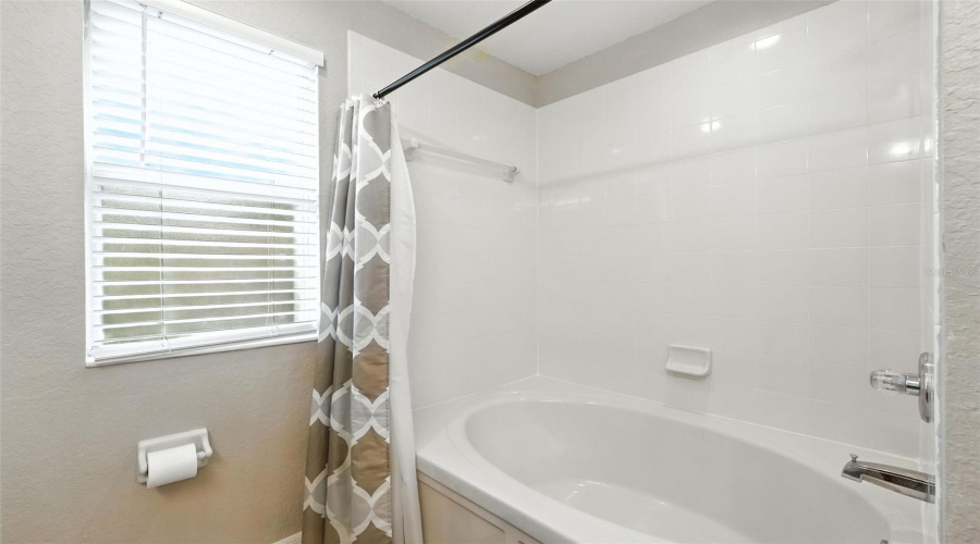 KISSIMMEE, Florida 34746, 4 Bedrooms Bedrooms, ,3 BathroomsBathrooms,Residential,For Sale,CORVETTE,0,MFRO6340102