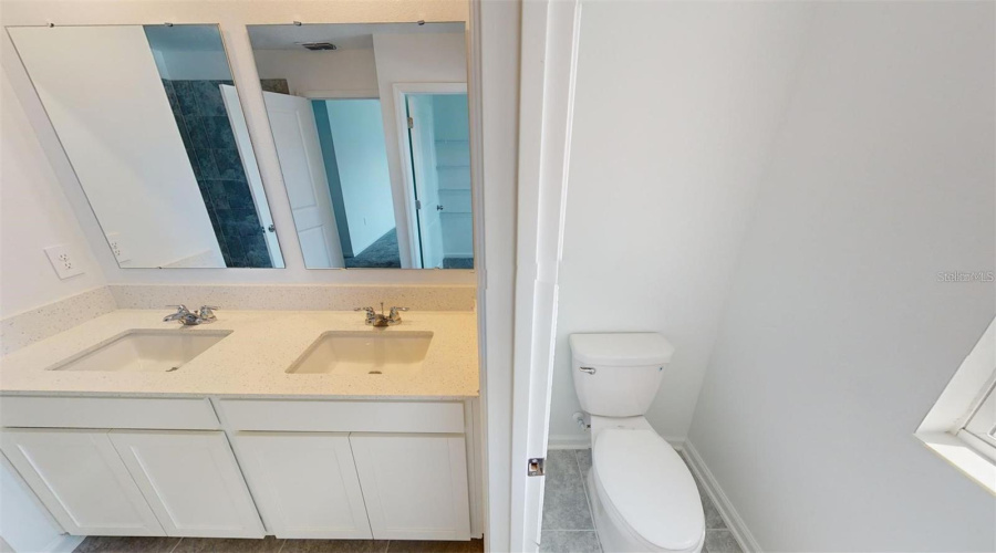 DAVENPORT, Florida 33837, 6 Bedrooms Bedrooms, ,3 BathroomsBathrooms,Residential,For Sale,RESERVOIR,0,MFRO6340082