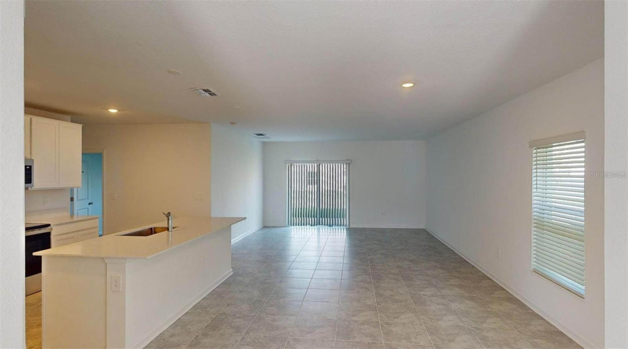 DAVENPORT, Florida 33837, 6 Bedrooms Bedrooms, ,3 BathroomsBathrooms,Residential,For Sale,RESERVOIR,0,MFRO6340082