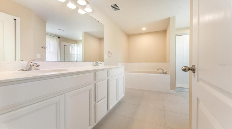 DAVENPORT, Florida 33837, 4 Bedrooms Bedrooms, ,2 BathroomsBathrooms,Residential,For Sale,SUMMER SQUALL,0,MFRTB8422691