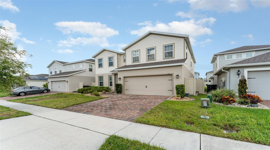 DAVENPORT, Florida 33837, 4 Bedrooms Bedrooms, ,2 BathroomsBathrooms,Residential,For Sale,SUMMER SQUALL,0,MFRTB8422691