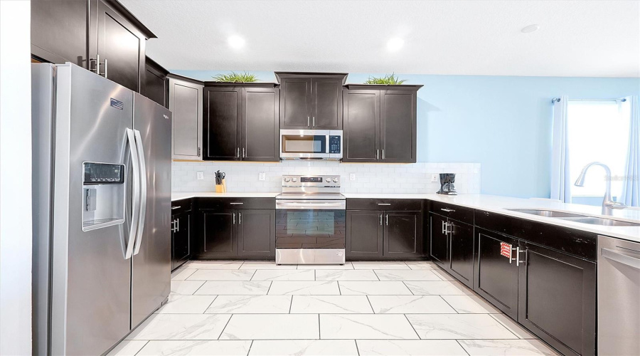 DAVENPORT, Florida 33896, 8 Bedrooms Bedrooms, ,5 BathroomsBathrooms,Residential,For Sale,FLANGE,0,MFRO6340250